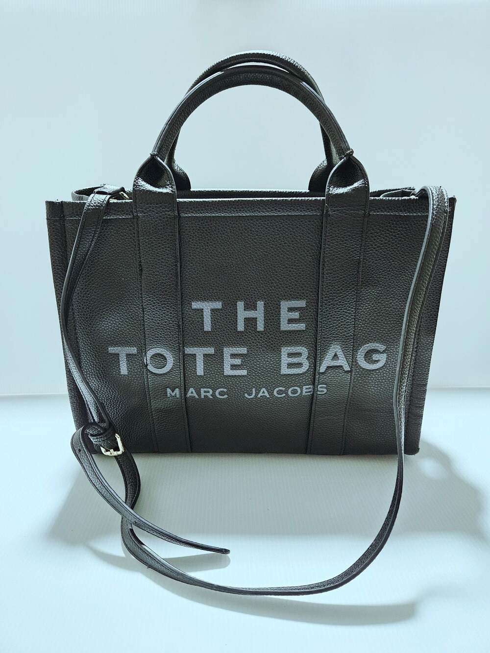Marc Jacobs The Leather Tote Bag Medium in Black Pebble Leather EUC